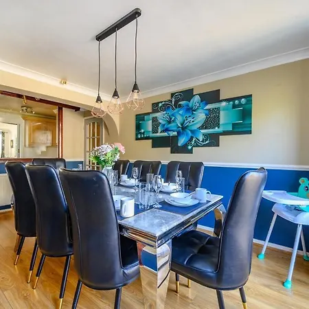 51Vl - Stylish Home With Hot Tub In Hawksworth Leeds (West Yorkshire)