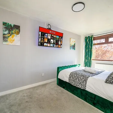 51Vl - Stylish Home With Hot Tub In Hawksworth
