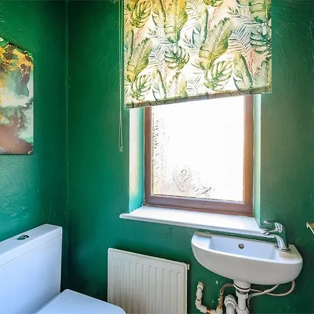 51Vl - Stylish Home With Hot Tub In Hawksworth * Leeds (West Yorkshire)