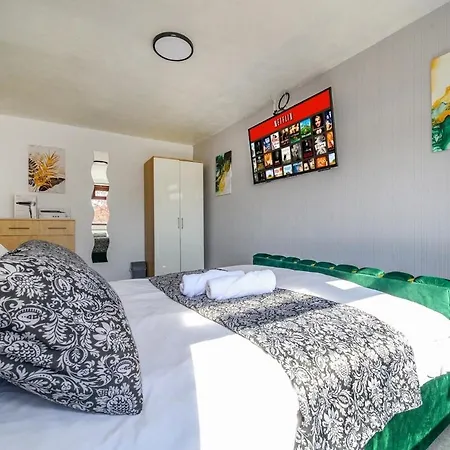 Vakantiehuis 51vl For Your Stylish And Relaxed With Free Parking And Free Wifi Leeds (West Yorkshire)