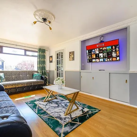 51Vl - Stylish Home With Hot Tub In Hawksworth *