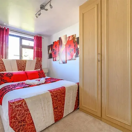 51Vl - Stylish Home With Hot Tub In Hawksworth Prázdninový dům Leeds (West Yorkshire)