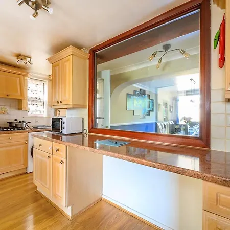51Vl - Stylish Home With Hot Tub In Hawksworth Leeds (West Yorkshire)