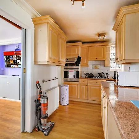 Vakantiehuis 51vl For Your Stylish And Relaxed With Free Parking And Free Wifi Leeds (West Yorkshire)