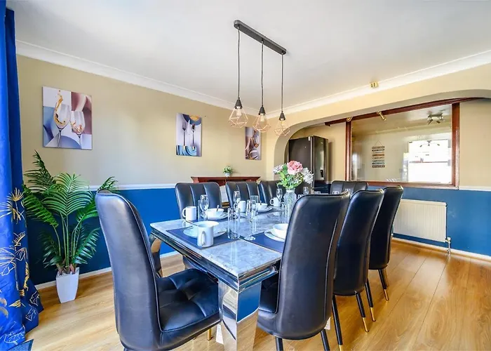 51vl For Your Stylish And Relaxed With Free Parking And Free Wifi Holiday home *