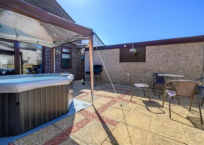 51vl For Your Stylish And Relaxed With Free Parking And Free Wifi Holiday home