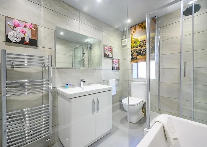 51vl For Your Stylish And Relaxed With Free Parking And Free Wifi Holiday home *