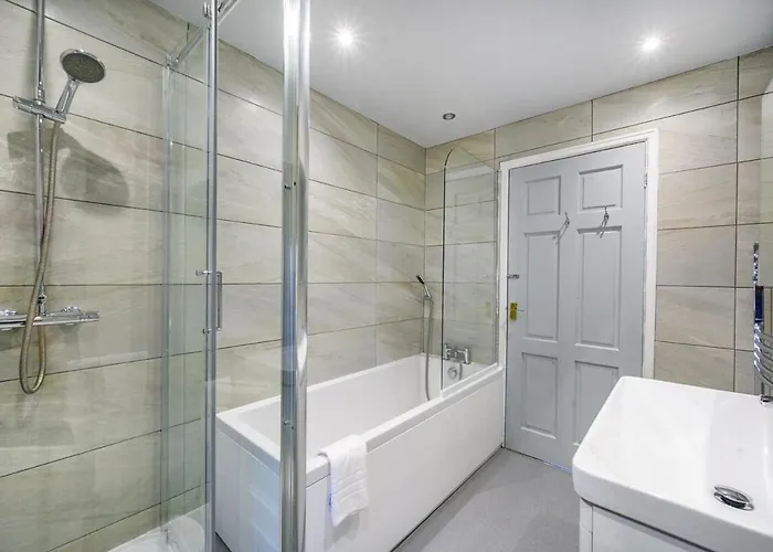 51vl For Your Stylish And Relaxed With Free Parking And Free Wifi Holiday home *